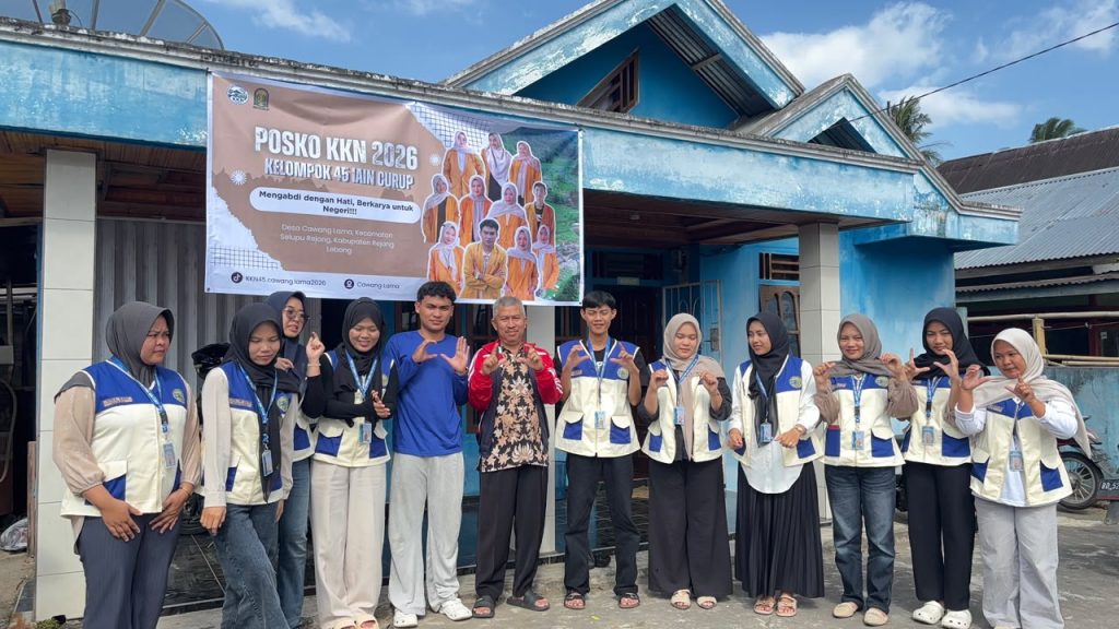 Dosen Pembimbing Lapangan Antar Mahasiswa KKN ke Lokasi Pengabdian whatsapp image 2026 07 17 at 18.07.36