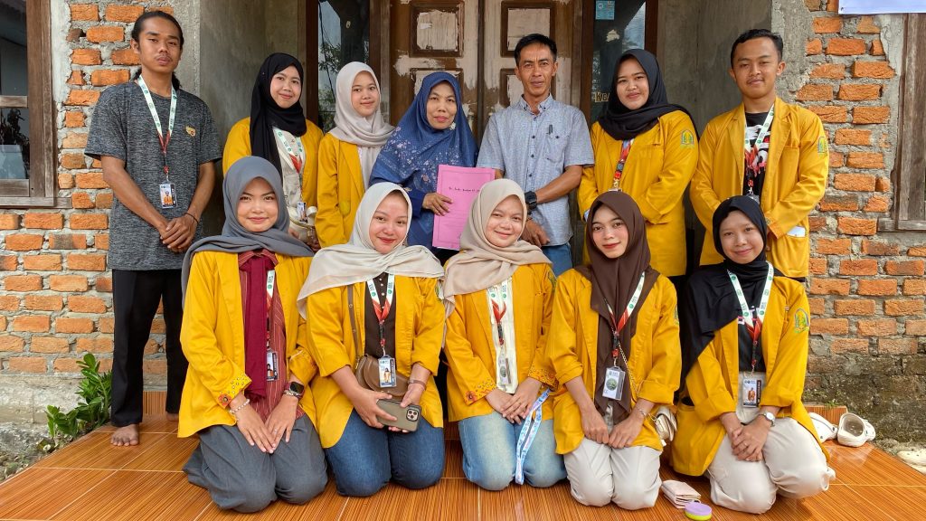 Dosen Pembimbing Lapangan Antar Mahasiswa KKN ke Lokasi Pengabdian whatsapp image 2026 07 18 at 15.55.29 (1)