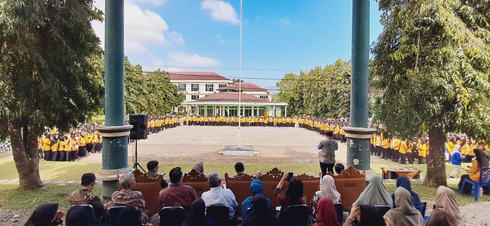 Ketua LPPM dan Perwakilan Bupati Rejang Lebong Lepas Ratusan Peserta KKN di Seluruh Desa Se-Rejang Lebong whatsapp image 2026 08 24 at 09.47.24