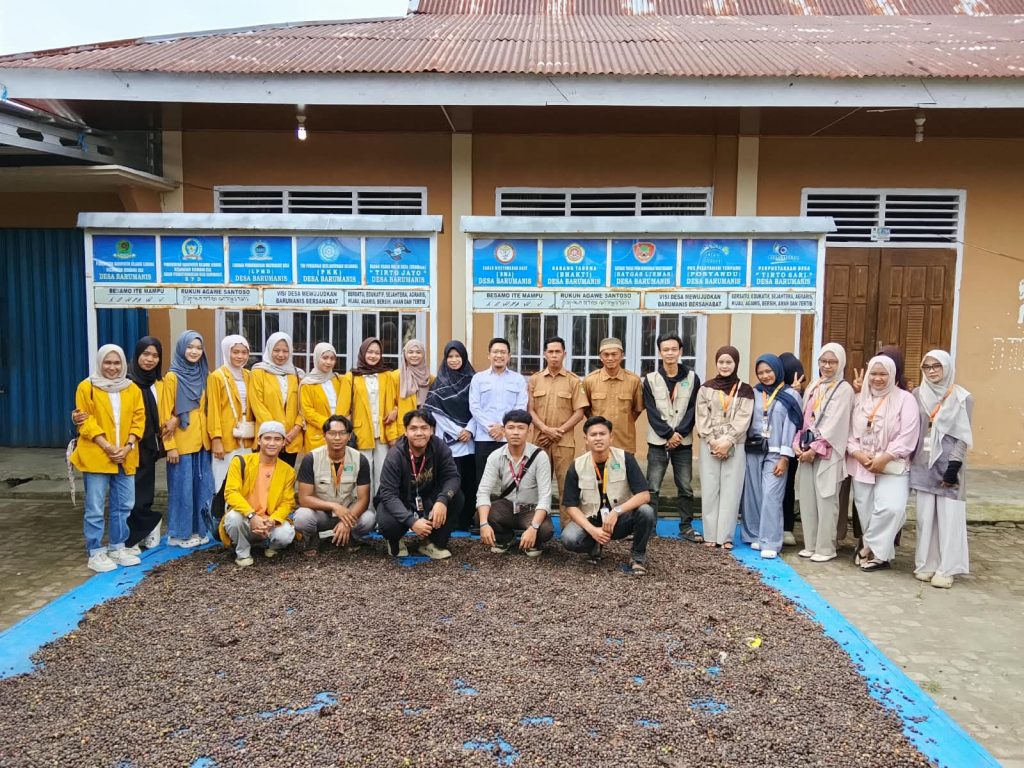 DPL Jemput Peserta KKN, Tandai Berakhirnya Pelaksanaan KKN di Lokasi Pengabdian whatsapp image 2026 08 31 at 14.28.15