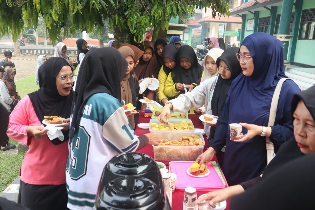 LPPM Menjadi Penanggung Jawab Senam Rutin Jumat Sehat di IAIN Curup img 6722 (1) (1)